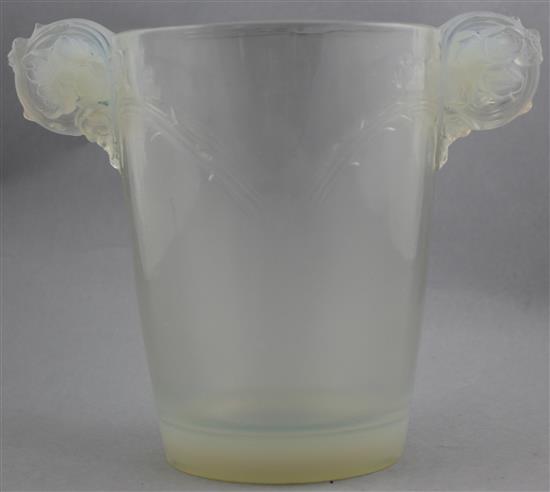 A René Lalique Chamarande opalescent vase, c.1926-1947, 19.8cm